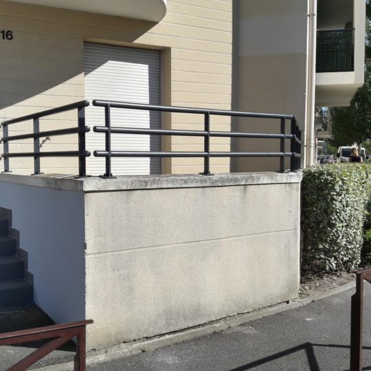 http://www.articris.fr/wp-content/uploads/2018/07/10-540x540.jpg