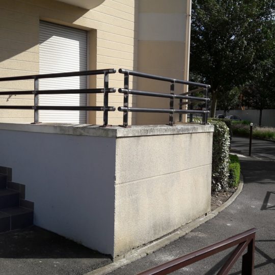 http://www.articris.fr/wp-content/uploads/2018/07/4-540x540.jpg