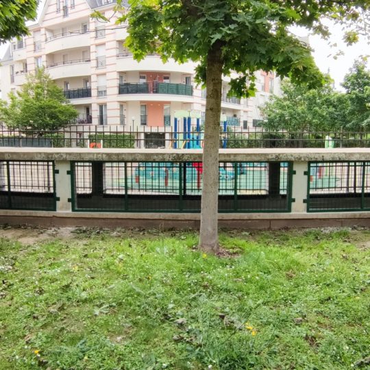 http://www.articris.fr/wp-content/uploads/2021/06/4-540x540.jpg